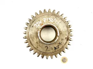 Belarus/MTZ pinion 224 Z = 32/18 (1 and reverse gear) original (1)